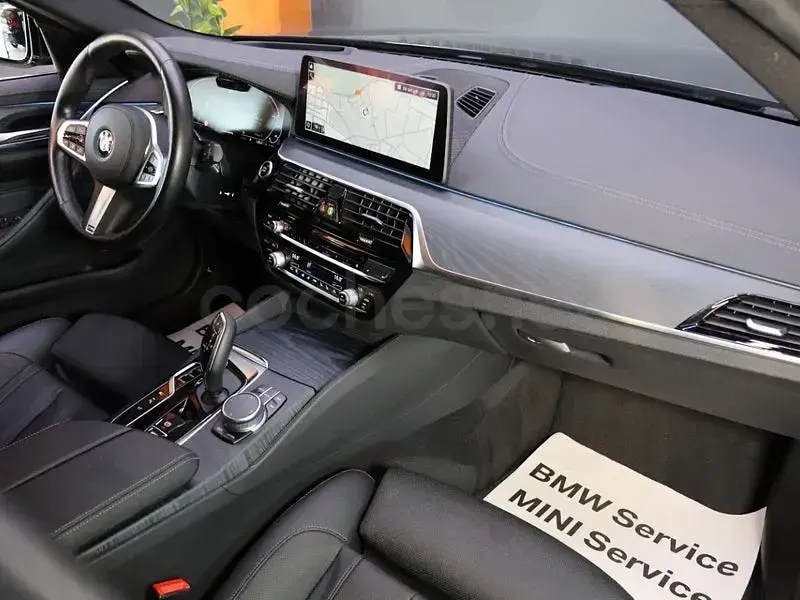 Usado BMW 530e 292 CV (214 kW) 2021 Negro Familiar
