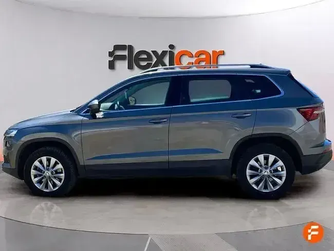 Usado Skoda Karoq Ambition 150 CV (110 kW) 2022 Azul SUV