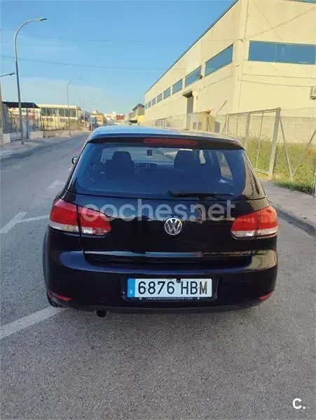 Usado VW Golf VI 105 CV (77 kW) 2011 Negro Utilitario