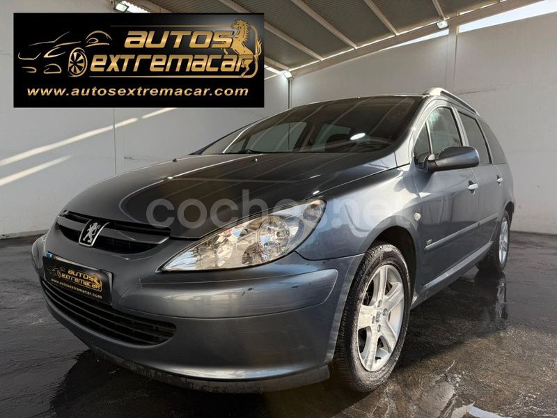 Gris / plata Usado 2004 Peugeot 307 Familiar | 2499 € (Precio justo) - Imagen 1/4