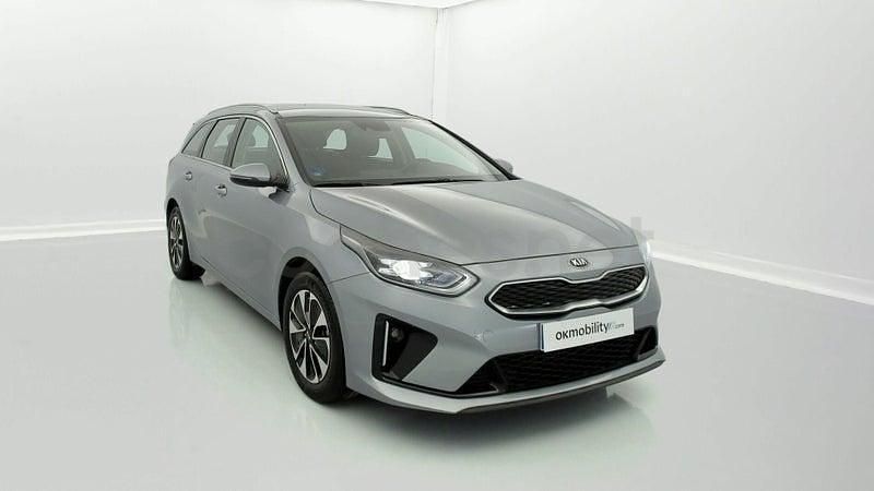 Usado Kia Ceed 141 CV (103 kW) 2021 Gris / plata Utilitario