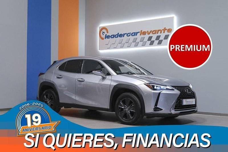 Gris / plata Usado 2024 Lexus UX SUV | 32.900 € (Un poco caro) - Imagen 1/4