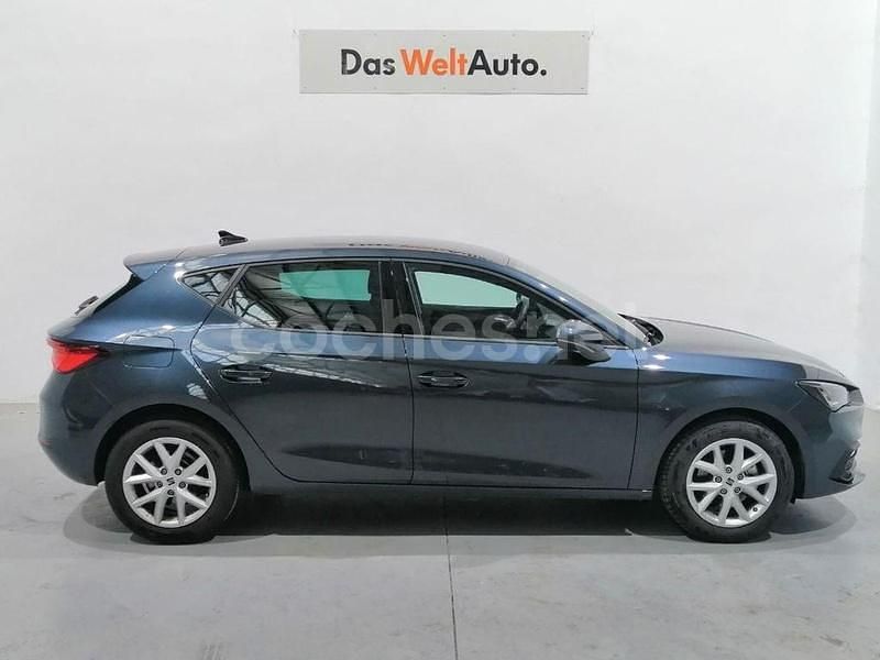 Usado Seat Leon Style 116 CV (85 kW) 2025 Gris Berlina