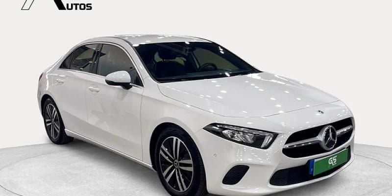 Usado Mercedes A180 136 CV (100 kW) 2022 Blanco Berlina