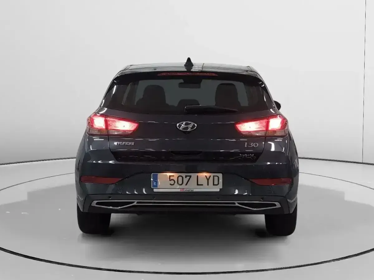 Usado Hyundai i30 120 CV (88 kW) 2022 Azul Berlina