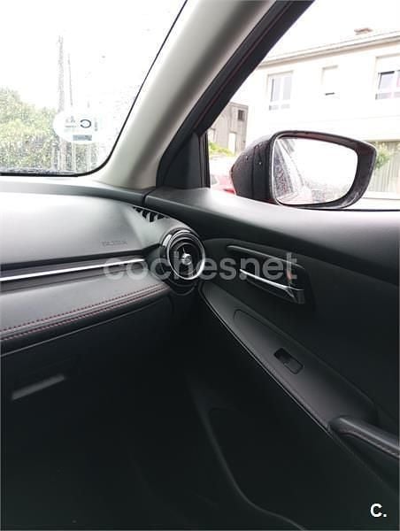 Usado Mazda 2 Luxury 90 CV (66 kW) 2016 Rojo Berlina