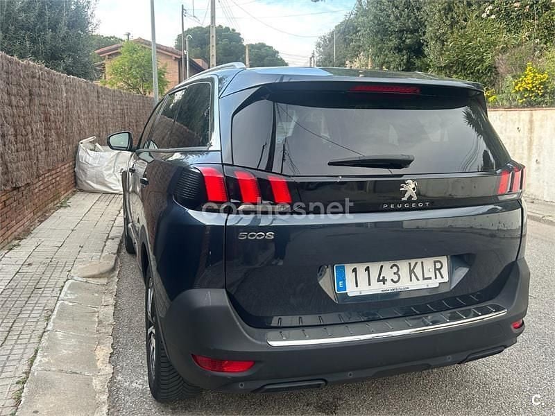 Usado Peugeot 5008 Allure 130 CV (95 kW) 2018 Azul SUV