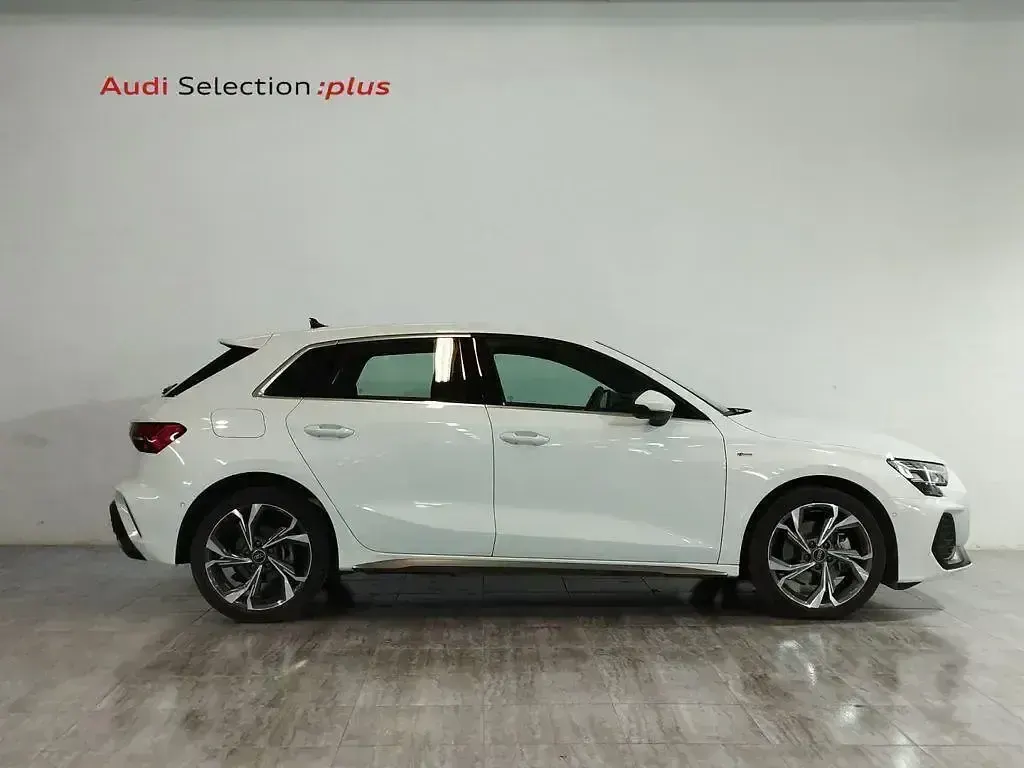 Usado Audi A3 e-tron S-Line 204 CV (150 kW) 2025 Blanco Utilitario