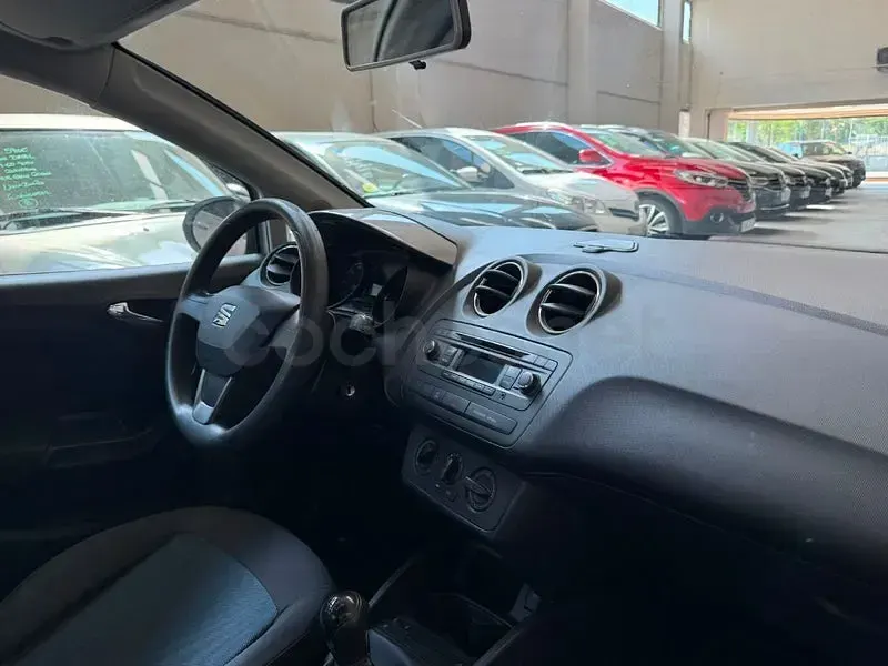 Usado Seat Ibiza I-Tech 70 CV (51 kW) 2015 Blanco Berlina