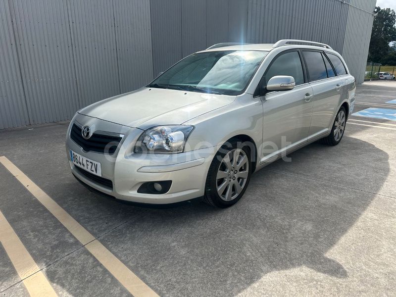 Beige Usado 2008 Toyota Avensis Advance Familiar | 4990 € (Precio justo) - Imagen 1/4