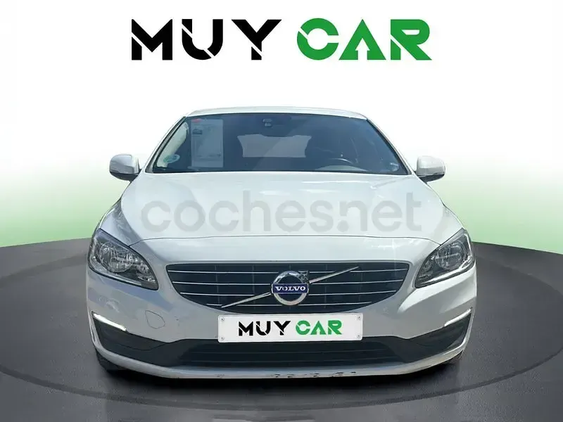Usado Volvo V60 Momentum 150 CV (110 kW) 2017 Blanco Familiar