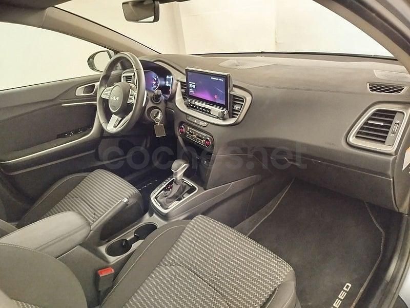 Usado Kia Ceed 100 CV (73 kW) 2025 Gris / plata Utilitario