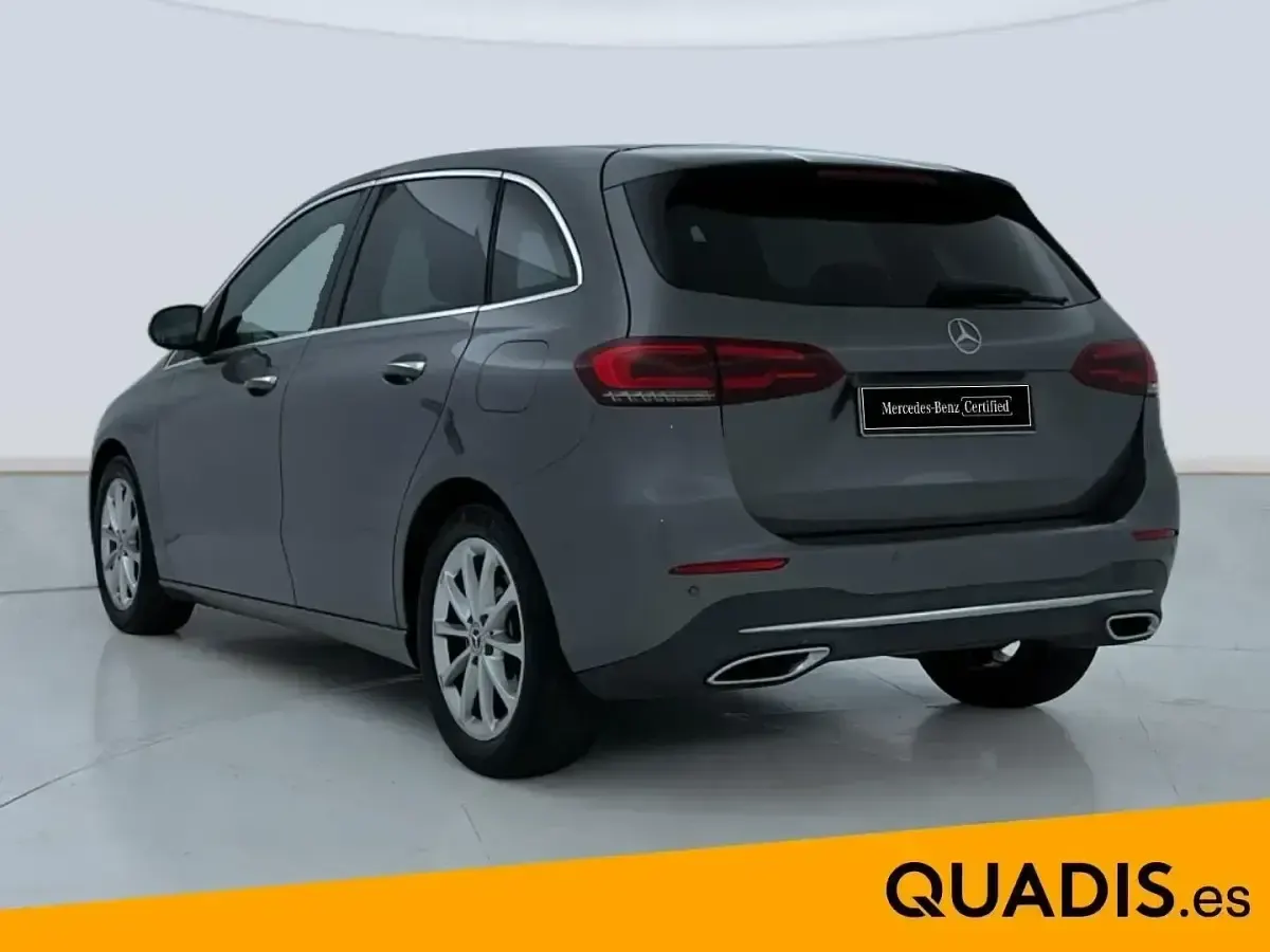 Usado Mercedes B200 163 CV (119 kW) 2021 Gris Utilitario