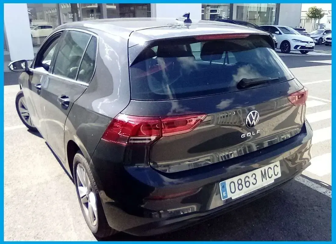 Usado VW Golf VIII 116 CV (85 kW) 2022 Gris Utilitario