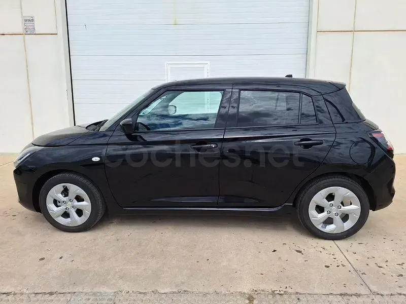 Nuevo Suzuki Swift 83 CV (61 kW) 2025 Negro Utilitario