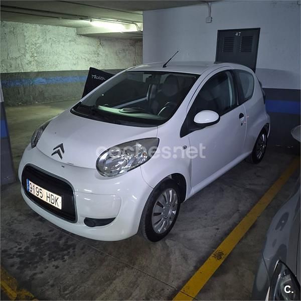 Usado Citroën C1 Attraction 68 CV (50 kW) 2011 Blanco Utilitario