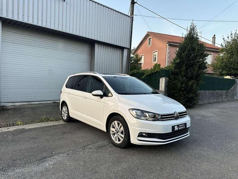 Usado VW Touran Advance 150 CV (110 kW) 2021 Blanco Monovolumen