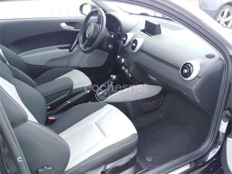 Usado Audi A1 Ambition 122 CV (89 kW) 2010 Negro Utilitario