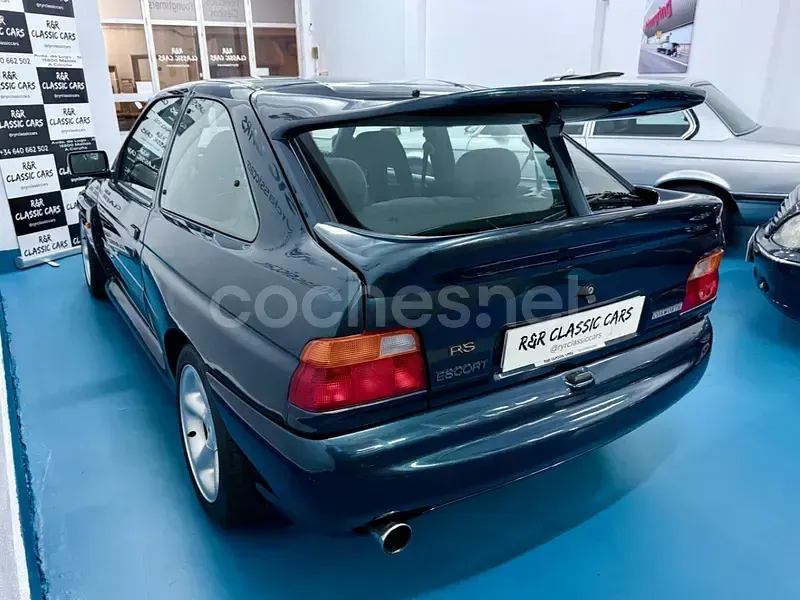 Usado Ford Escort RS 150 CV (110 kW) 1993 Verde Berlina