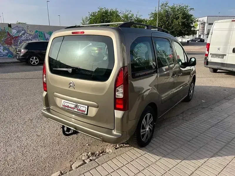 Usado Citroën Berlingo Seduction 75 CV (55 kW) 2013 Marrón Monovolumen