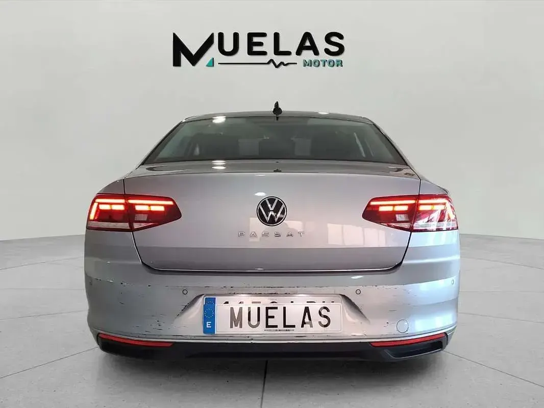 Begagnad VW Passat 122 HK (89 kW) 2021 Grå Sedan