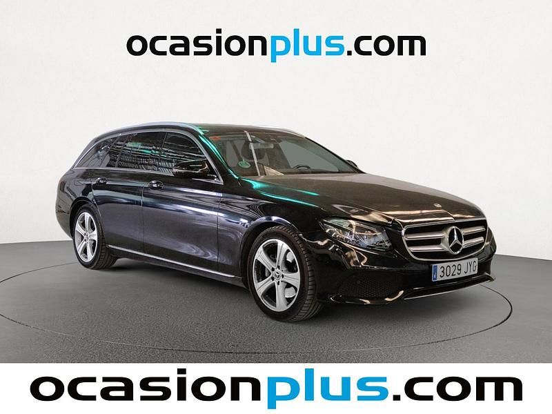 Usado Mercedes E220 194 CV (142 kW) 2017 Negro Familiar
