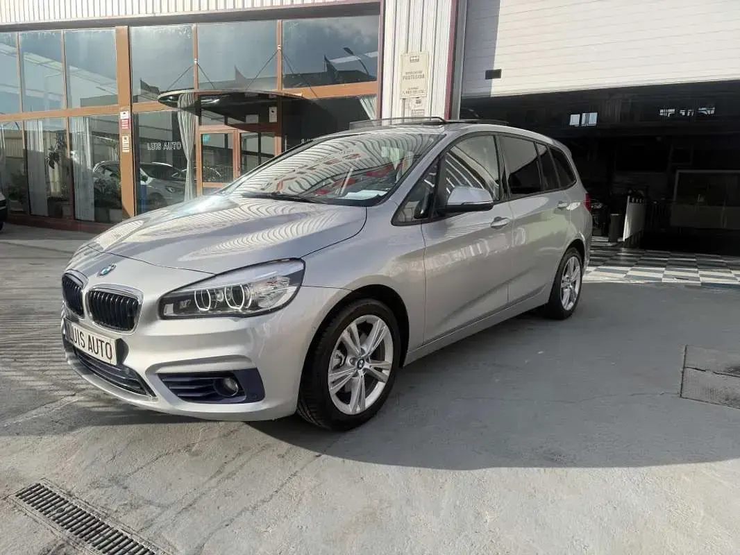 Usado BMW 218 Active Tourer Sport Line 150 CV (110 kW) 2017 Gris Monovolumen