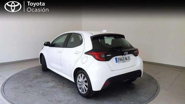 Usado Toyota Yaris Hybrid Active 116 CV (85 kW) 2023 Blanco