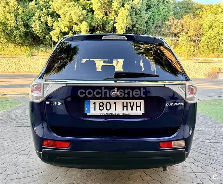 Usado Mitsubishi Outlander Motion 150 CV (110 kW) 2014 Azul SUV