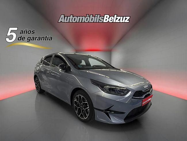 Usado Kia Ceed 101 CV (74 kW) 2025 Gris Utilitario