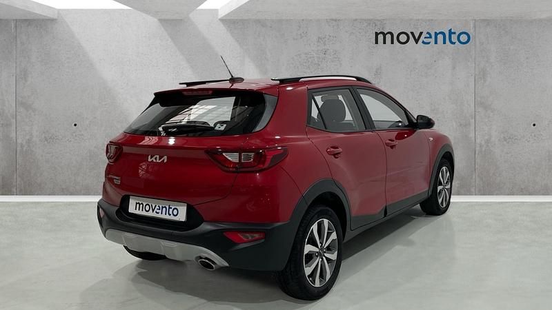 Usado Kia Stonic 100 CV (73 kW) 2021 Rojo SUV