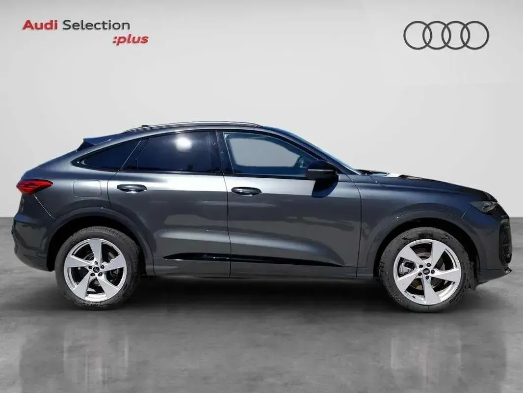 Usado Audi Q5 Sportback Ambiente 204 CV (150 kW) 2025 Gris / plata SUV