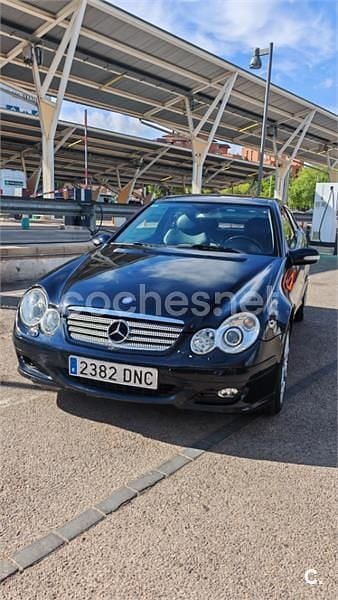 Negro Usado 2005 Mercedes C200 Sport Edition Berlina | 4600 € (Buen precio) - Imagen 1/4