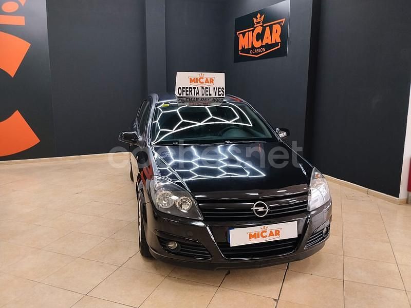 Negro Usado 2004 Opel Astra Edition Berlina | 3499 € (Precio justo) - Imagen 1/4