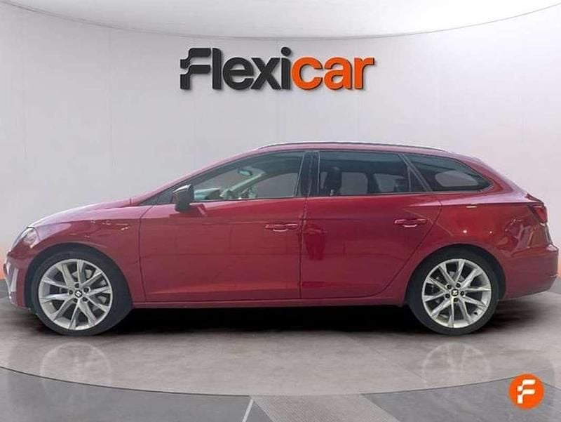 Usado Seat Leon ST FR 190 CV (139 kW) 2019 Rojo Familiar