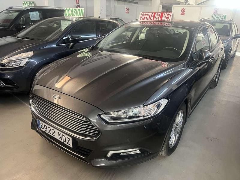 Usado Ford Mondeo Business Edition 120 CV (88 kW) 2018 Gris Berlina