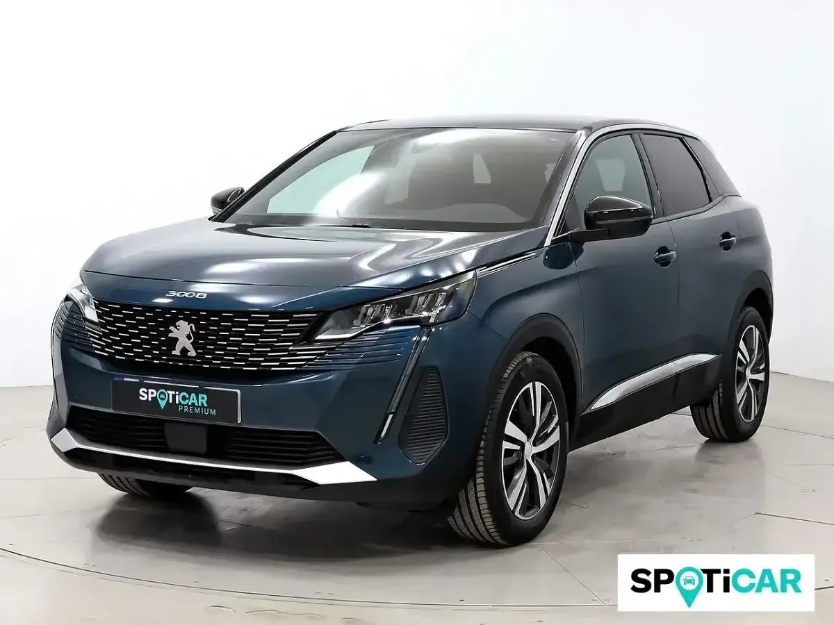 Usado Peugeot 3008 Allure 131 CV (96 kW) 2024 Azul SUV