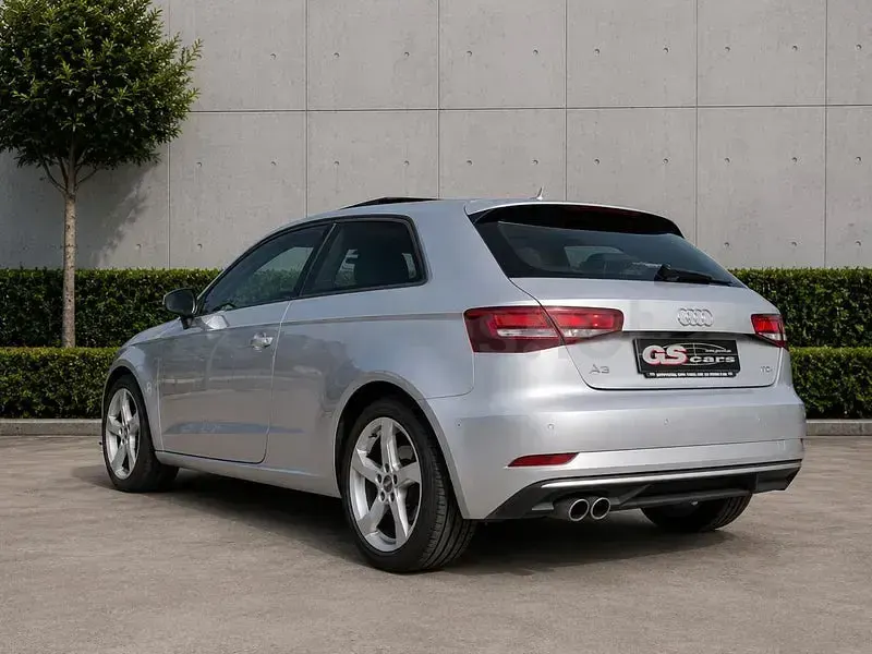 Usado Audi A3 Design 150 CV (110 kW) 2016 Gris / plata Berlina