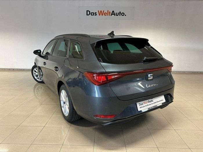 Gris Usado 2024 Seat Leon ST Style Familiar | 23.900 € (Precio justo) - Imagen 1/4