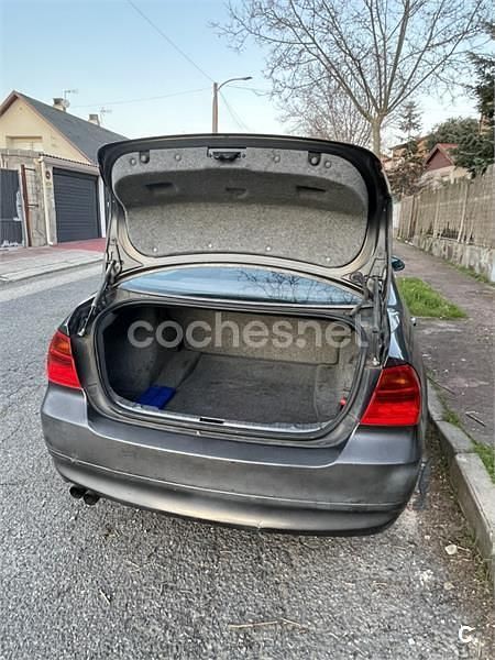Usado BMW 325 218 CV (160 kW) 2006 Gris / plata Berlina