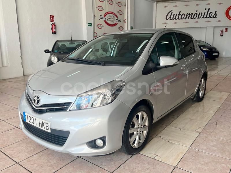 Gris / plata Usado 2012 Toyota Yaris Active Berlina | 7499 € (Precio justo) - Imagen 1/4
