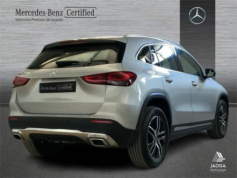 Usado Mercedes GLA180 Progressive 136 CV (100 kW) 2022 Plata iridio SUV