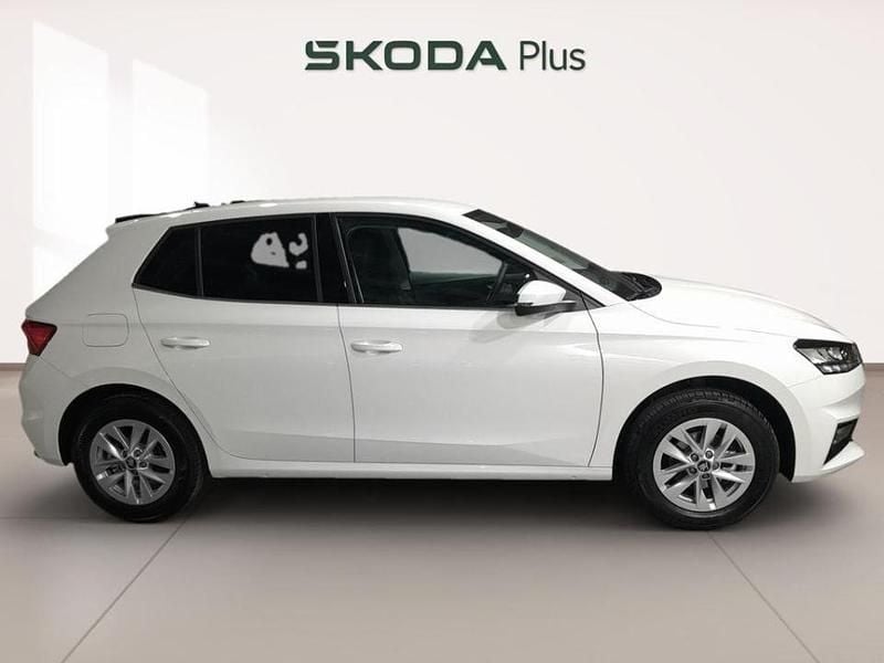 Nuevo Skoda Fabia Selection 80 CV (58 kW) 2025 Blanco Berlina