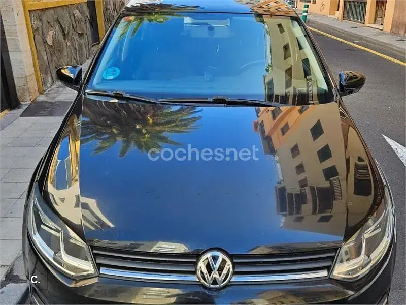 Usado VW Polo Advance 90 CV (66 kW) 2014 Negro Berlina