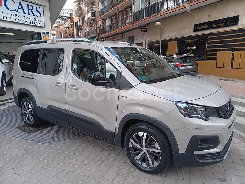 Usado Peugeot Rifter GT 130 CV (95 kW) 2020 Gris / plata Monovolumen