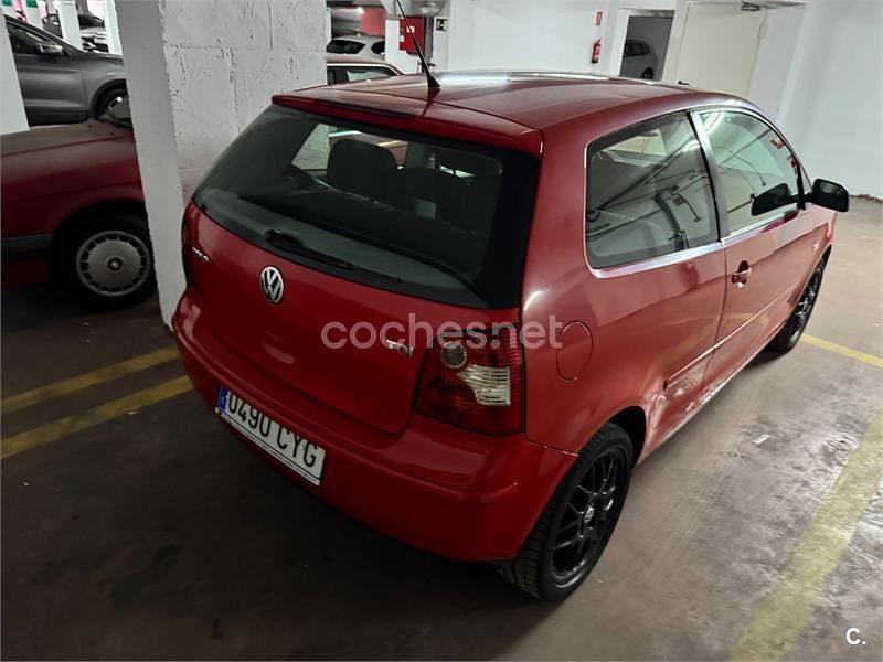 Usado VW Polo GT 100 CV (73 kW) 2004 Granate Utilitario