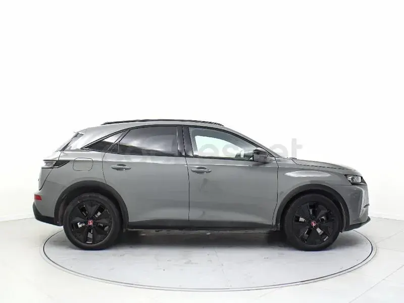 Usado DS Automobiles DS7 Crossback Performance 225 CV (165 kW) 2023 Gris / plata SUV
