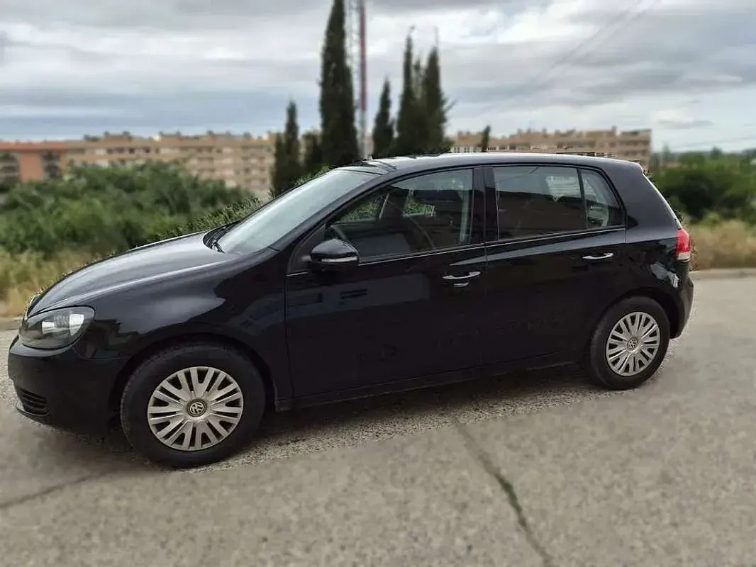 Usado VW Golf Sportsvan Advance 105 CV (77 kW) 2012 Negro Monovolumen