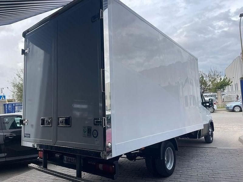 Usado Iveco Daily 156 CV (114 kW) 2022 Blanco Berlina