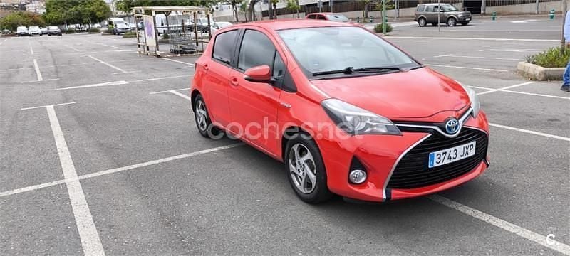 Rojo Usado 2017 Toyota Yaris Hybrid Active Berlina | 11.500 € (Buen precio) - Imagen 1/4